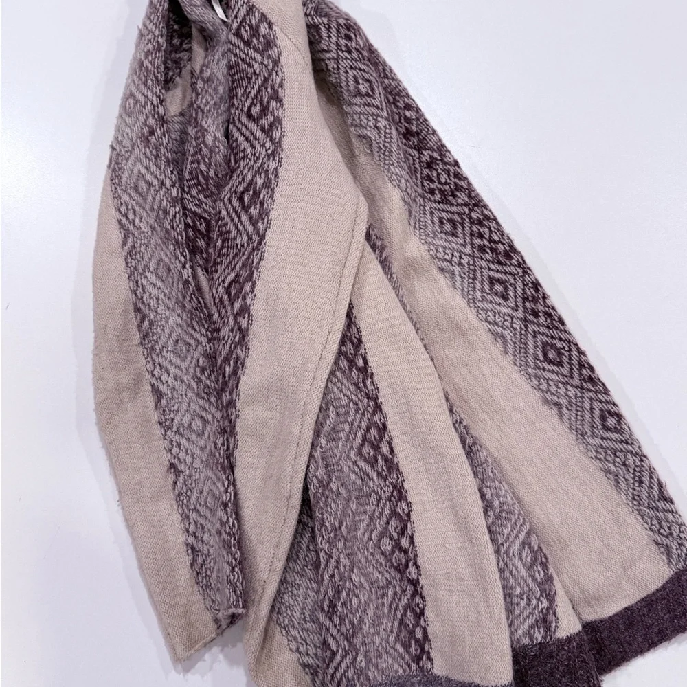 Vintage America Burgundy & Cream Patterned Cardigan – Size Small - Picture 5 of 6